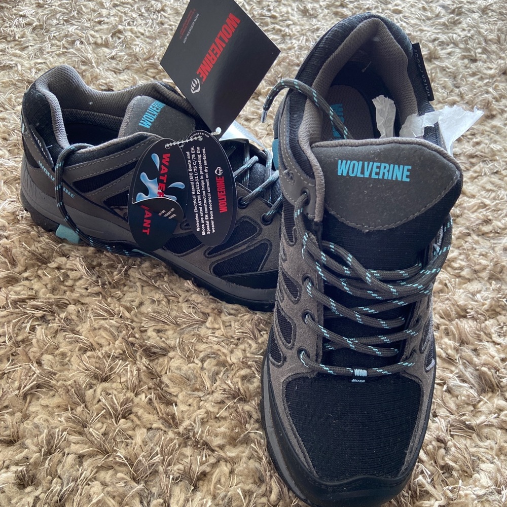 Wolverine women’s size 10 hiking shoes
